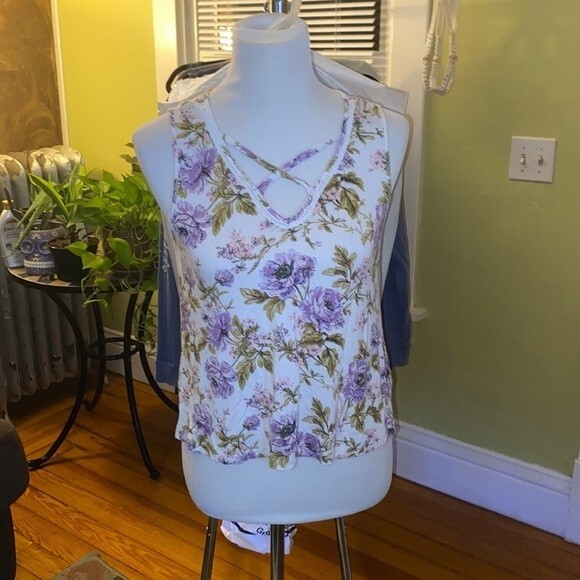 American Eagle Pink & Purple Floral Tank Top - Picture 1 of 6